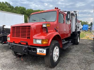 International 4700 Salvage Truck