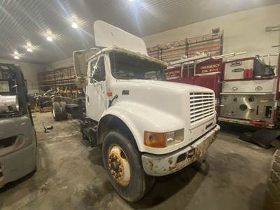 International 4900 Salvage Truck
