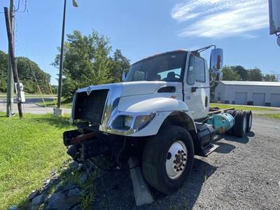 International 7400 Salvage Truck