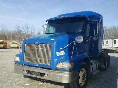 International 9200i Salvage Truck