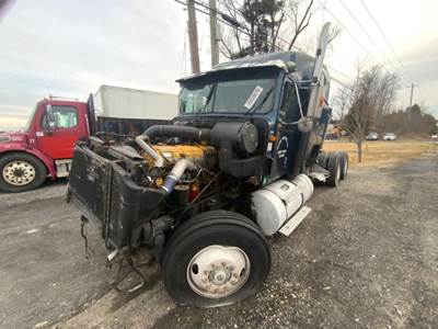 International 9400 Salvage Truck