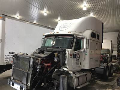 International 9400i Salvage Truck