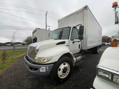 International DuraStar 4300 Salvage Truck