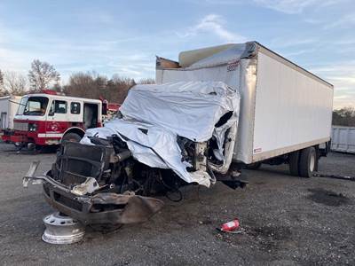 International DuraStar 4300 Salvage Truck