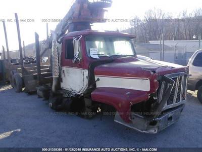 International F2674 Salvage Truck
