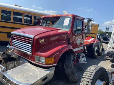 International F4900 Salvage Truck