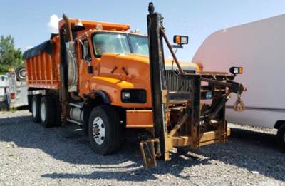 International Paystar 5600i Salvage Truck