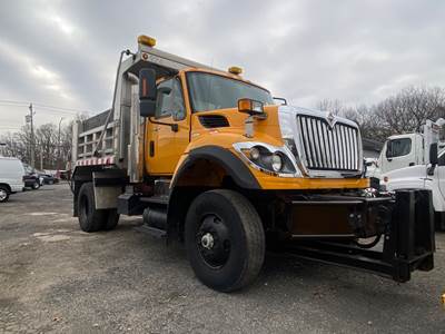 International WorkStar 7600 Salvage Truck