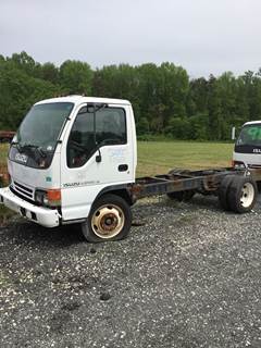 Isuzu NPR Salvage Truck
