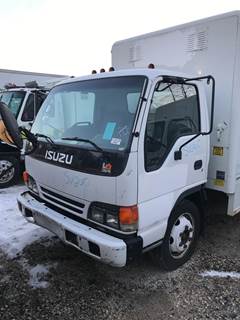 Isuzu NPR Salvage Truck