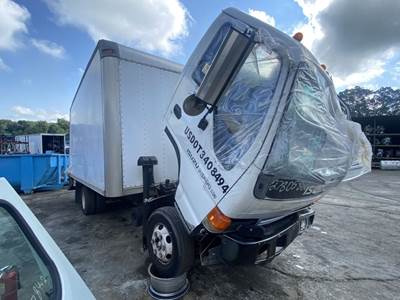 Isuzu NPR HD Salvage Truck