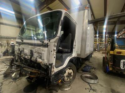 Isuzu NQR Salvage Truck