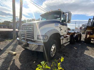 Mack Granite GU713 Salvage Truck