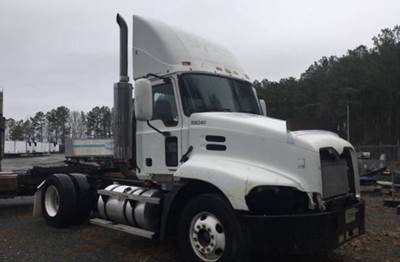 Mack Vision CX612 Salvage Truck