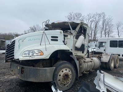 Mack Vision CXN613 Salvage Truck