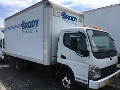 Mitsubishi FE-84D Salvage Truck