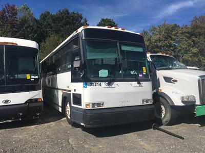 Motor Coach Industries (MCI) D4500 Salvage Truck
