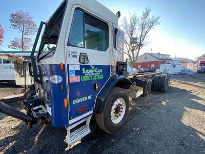 Peterbilt 320 Salvage Truck