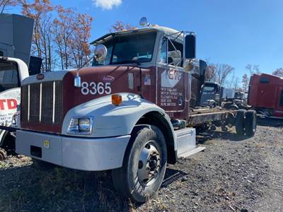 Peterbilt 330 Salvage Truck