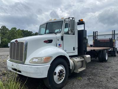 Peterbilt 337 Salvage Truck