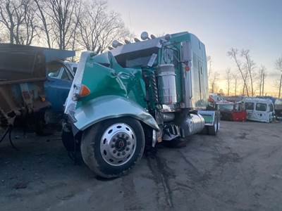 Peterbilt 379 Salvage Truck