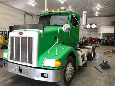 Peterbilt 385 Salvage Truck