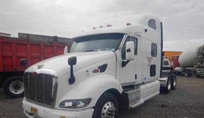 Peterbilt 387 Salvage Truck