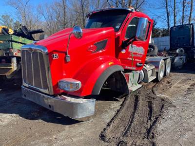 Peterbilt 567 Salvage Truck