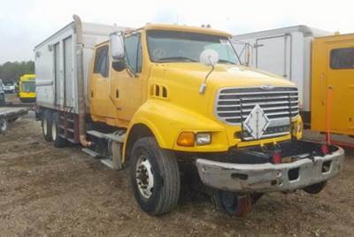 Sterling L9500 Salvage Truck
