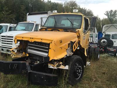 Sterling LT8500 Salvage Truck