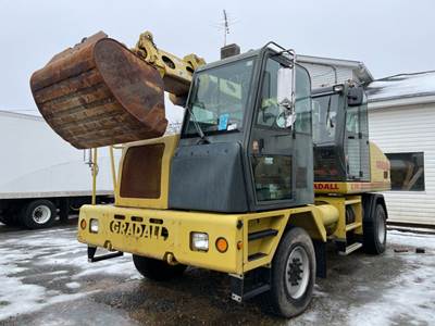 2002 Gradall XL 3100 - Wheeled Excavator - 58"X38"X24" Bucket, 37" Extension -