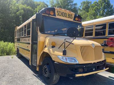 International CE Salvage Truck