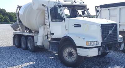 Volvo VHD Salvage Truck