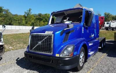 Volvo VNL Salvage Truck