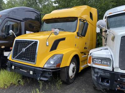Volvo VNL Salvage Truck