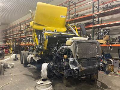 Volvo VNL Salvage Truck