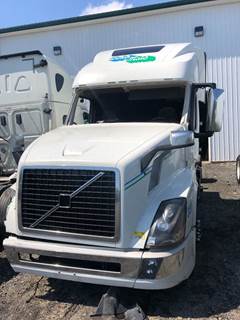 Volvo VNL Salvage Truck