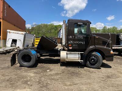 Volvo VNM Salvage Truck
