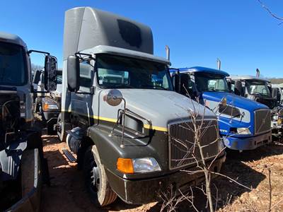 Volvo VNM Salvage Truck