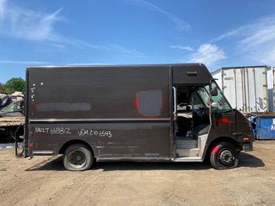 Workhorse W42 Salvage Truck