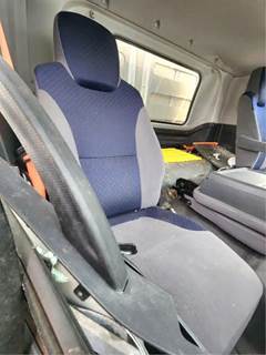 Chevrolet 6500XD Right Seat