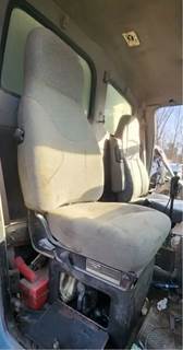 Ford LT9522 Louisville 122 Right Seat