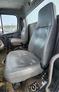 Freightliner 114SD Left Seat
