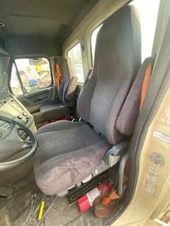 Freightliner Cascadia 113 Left Seat