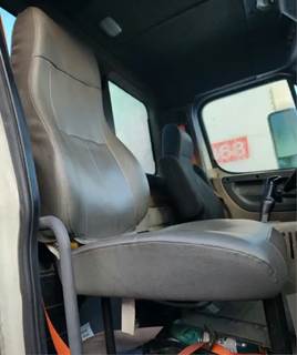 Freightliner Cascadia 113 Right Seat