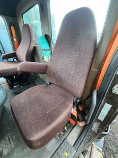 Freightliner Cascadia 113 Left Seat