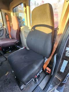 Freightliner Cascadia 113 Left Seat