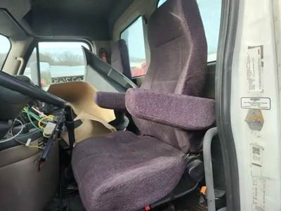 Freightliner Cascadia 125 Left Seat