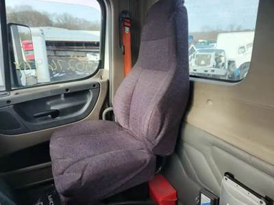 Freightliner Cascadia 125 Right Seat