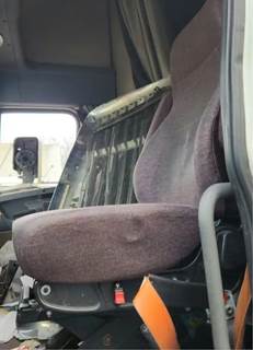 Freightliner Cascadia 125 Left Seat